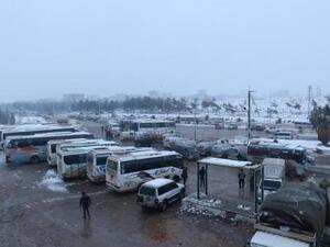 منظر عام لحافلات في منطقة الراشدين التي يسيطر عليها مقاتلو المعارضة يوم الأربعاء
