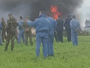 عشرات القتلى في تحطم طائرة عسكرية في الجزائر