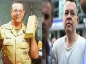 صورة للقس الأميركي المحتجز بتركيا خلال مشاركته في غزو العراق 
