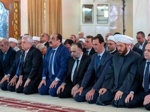الرئيس السوري يؤدي صلاة العيد بدمشق

