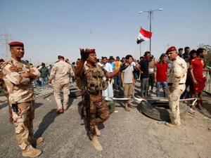 جنود عراقيون بميناء أم قصر في البصرة 
