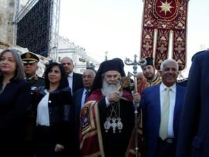 بطريرك القدس للكنيسة الارثوذكسية ثيوفيلوس الثالث يصل الى كنيسة المهد للاحتفال بعيد الميلاد الارثوذكسي
