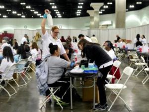 عيادة مجانية نقالة في لوس انجليس بولاية كاليفورنيا
