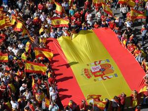 كاتالونيا تستعيد الهدوء وتركز اهتمامها على الانتخابات
