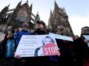 تظاهرة في كولونيا استنكارا للاعتداءات التي طالت النساء 9 يناير 2016
