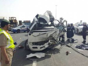 سبعة قتلى في حادث اصطدام حافلة بشاحنة في دبي
