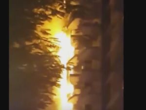 حريق في مبنى بجزيرة النخلة في دبي