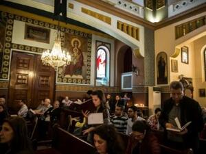 مشاركون في قداس الجمعة العظيمة في القاهرة
