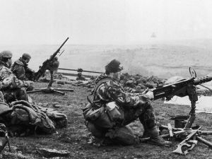 جنود بريطانيون خلال حرب الفوكلاند
