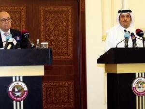 وزيرا خارجية فرنسا جان إيف لو دريان وقطر الشيخ محمد بن عبد الرحمن خلال مؤتمر صحفي في الدوحة

