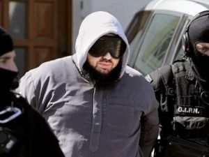 حيث تم اعتقال 10 أشخاص. حيث تم اعتقال 10 أشخاص.