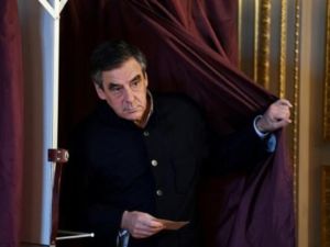 المحافظ فرنسوا فيون