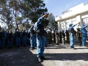 أفراد من قوة "الشرطة الحرة" يحضرون مراسم في جرابلس بسوريا
