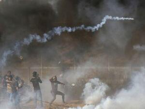 شهيد ومئات المصابين مع دخول احتجاجات غزة ضد إسرائيل شهرها الرابع