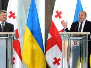 الرئيس الجورجي، جيورجي مارغفيلاشفيلي، يعقد مؤتمرا صحافيا مشتركا مع نظيرة الأوكراني بترو بورشنكو في تبيليسي

