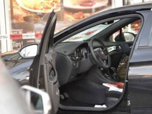 رجل يدهس حشدا في بلدة ألمانية وإصابة ثلاثة اشخاص
