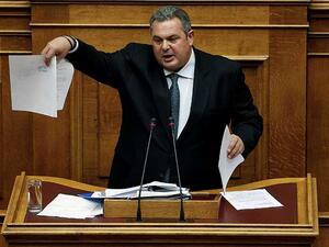 بانوس كامينوس، وزير الدفاع اليوناني
