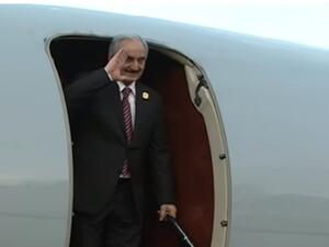خليفة حفتر يعود إلى بنغازي بعد تلقي العلاج بباريس