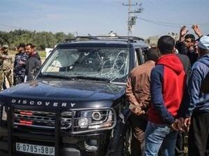 مستوطنون يعتدون على مرافقين لرئيس الوزراء الفلسطيني