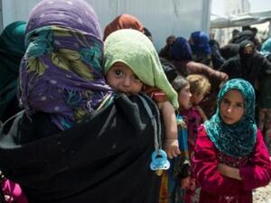 فارون من معارك الموصل في مخيم حمام العليل للنازحين

