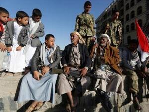 تجمع من الحوثيين يحتفلون بمقتل الرئيس اليمني السابق علي عبد الله صالح في العاصمة اليمنية صنعاء 
