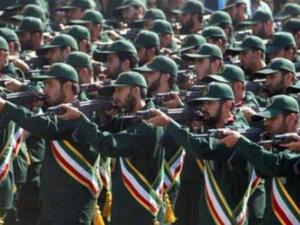 عناصر من الحرس الثوري الايراني خلال استعراض عسكري