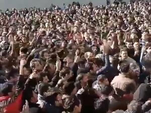 متظاهرون في ايران يهتفون ضد المرشد وروحاني