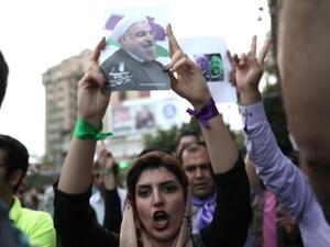 ايرانيون يحتفلون في طهران بفوز روحاني
