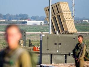 جنديان اسرائيليان قرب بطارية صواريخ تابعة لمنظومة القبة الحديدية
