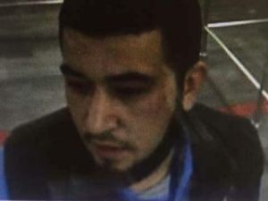 كشفت السلطات عن هوية المنفذ، وقالت إنه من "كتائب تركستان"