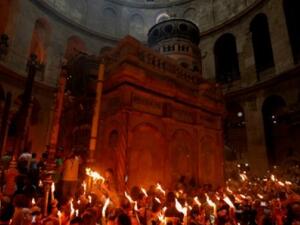 عشرات الاف الارثوذكس احتفلوا ب"سبت النور" في القدس