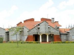 الشرطة الكينية: رجل مسلح بمنجل هاجم منزل نائب الرئيس