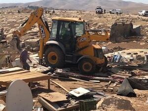 اسرائيل تهدم تجمعا بدويا قرب القدس