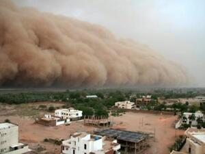 عاصفة رملية تضرب الخرطوم 