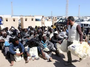 قلق اوروبي من ارتفاع عدد المهاجرين الموجودين من ليبيا
