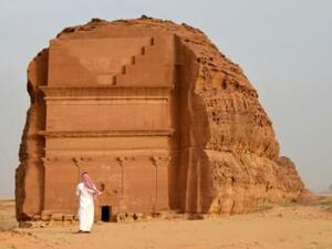 ضريح تراثي يطلق عليه اسم القصر الفريد في مدائن صالح في السعودية
