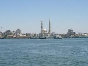 بحيرة المنزلة