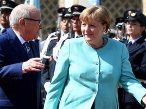 ميركل تتفق مع تونس على خطوات لتسريع ترحيل اللاجئين المرفوضين

