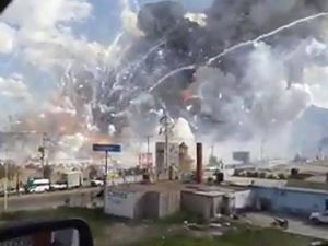 انفجار في سوق للالعاب النارية في المكسيك