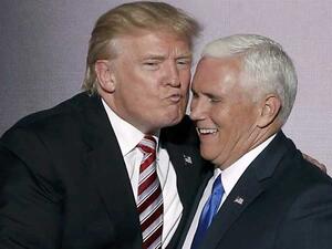 الرئيس الامريكي دونالد ترامب ونائبه مايك بنس