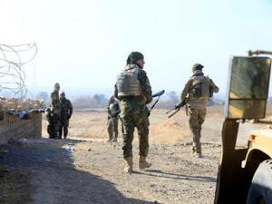 جنود عراقيون أثناء عملية ضد مقاتلين من الدولة الاسلامية في الموصل
