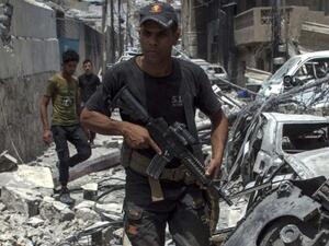 داعش "يستخدم انتحاريات" مع تضييق الخناق عليه بالموصل

