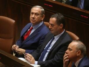 نتانياهو (يسار) في افتتاح الدورة الشتوية للبرلمان في القدس الاثنين
