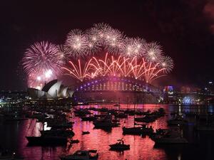 العالم يستقبل العام الجديد 2017