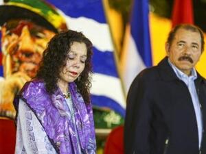 رئيس نيكاراغوا دانيال اورتيغا والسيدة الاولى روزاريو مورييو
