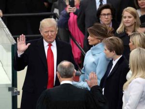 دونالد ترامب اصبح رئيسا للولايات المتحدة
