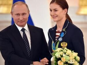 لاعبة المبارزة الروسية صوفيا فيليكايا كانت من ضمن الرياضيين الذين زاروا قاعدة حميميم الجوية في سوريا
