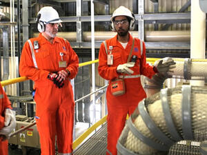 قطر تغلق مصنعيها للهيليوم بسبب المقاطعة

