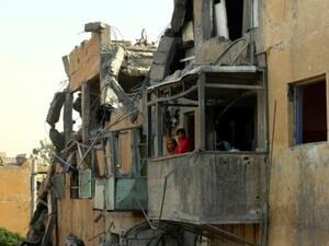 أطفال نازحون من القتال بين تنظيم الدولة الاسلامية وقوات سوريا الديموقراطية في الرقة
