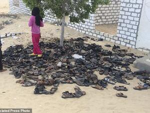 ارشيف/ احذية امام مسجد الروضة